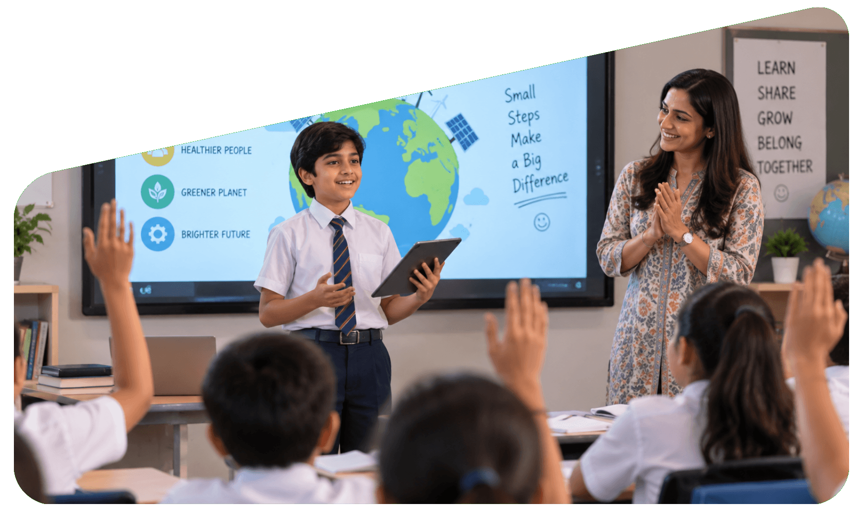 Brain Gurukul trainer encouraging student participation in class